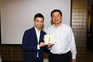 Grand Prize given by Mr. Liu Zhongdong, President of Ruijie Networks